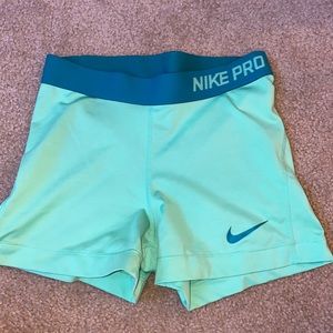 Nike Pro